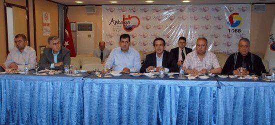 Antalya’da bazı bölgelerde caddelerin hemen üzerinde “kurbanlık” ve “adaklık” adı altında çok ilkel koşullarda kesim yapıldığını görmüşsünüzdür. Bu görüntüler bırakın...