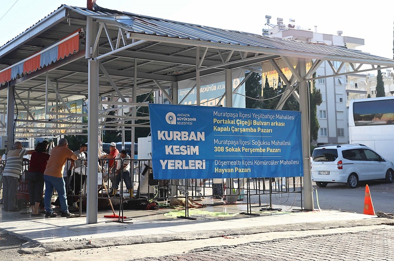 Antalya'da 6 farklı noktada ücretsiz kurban kesim hizmeti
