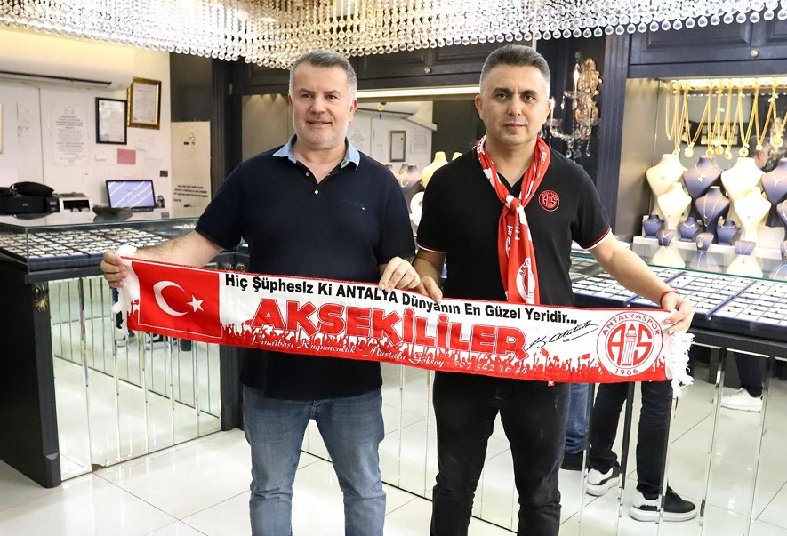 Antalyaspor Yönetimi Sokağa indi!