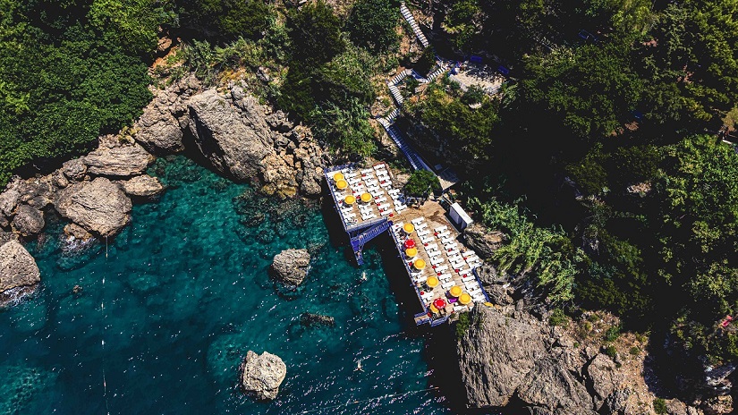 Falezlerden Akdeniz’in mavi sularına… Antalya’nın en özel plajları