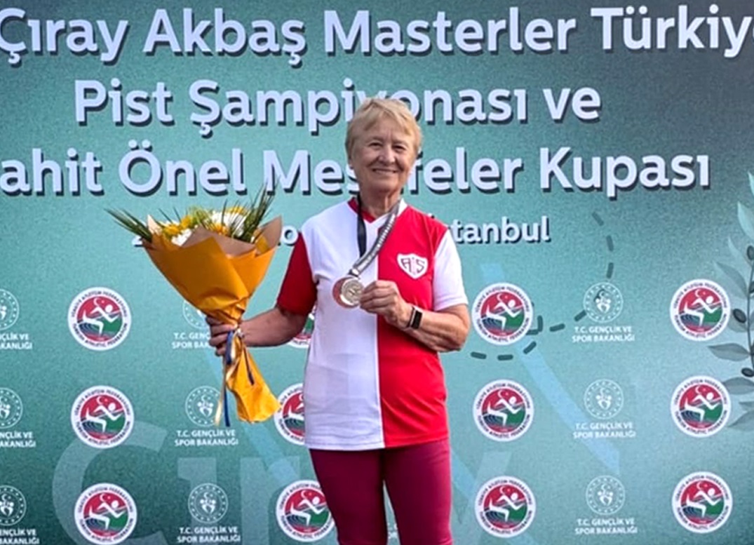 Antalyasporlu Master Atlet Şensoy’dan 2 Altın ve 1 Rekor